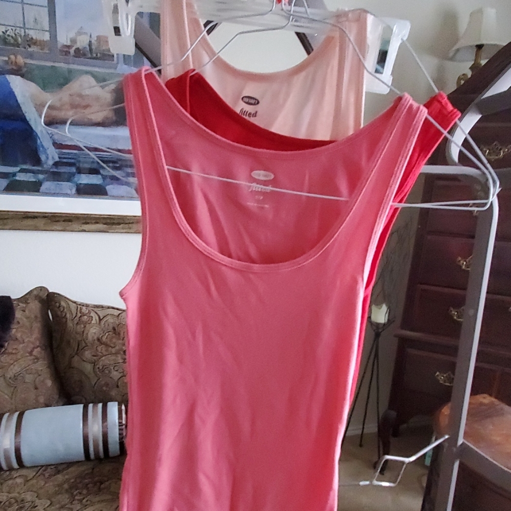 EUC 3 fitted tank tops.  All s/P - Picture 2 of 4